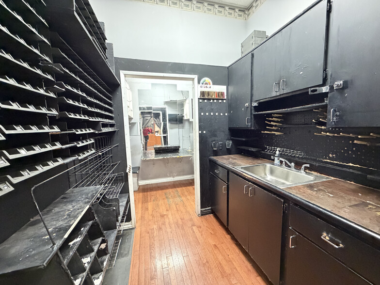More Photos Of 19350 Business Center Dr, Northridge Storefront Retail Office For Lease