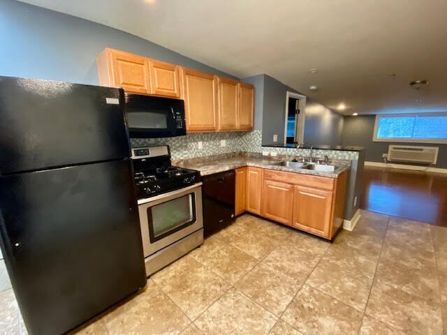 More Photos Of 7648 Broadview Dr, Houston Apartments For Sale