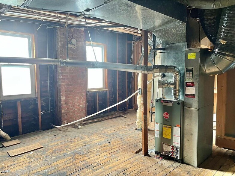 More Photos Of 10 Ontario St, Honeoye Falls Office Residential For Sale