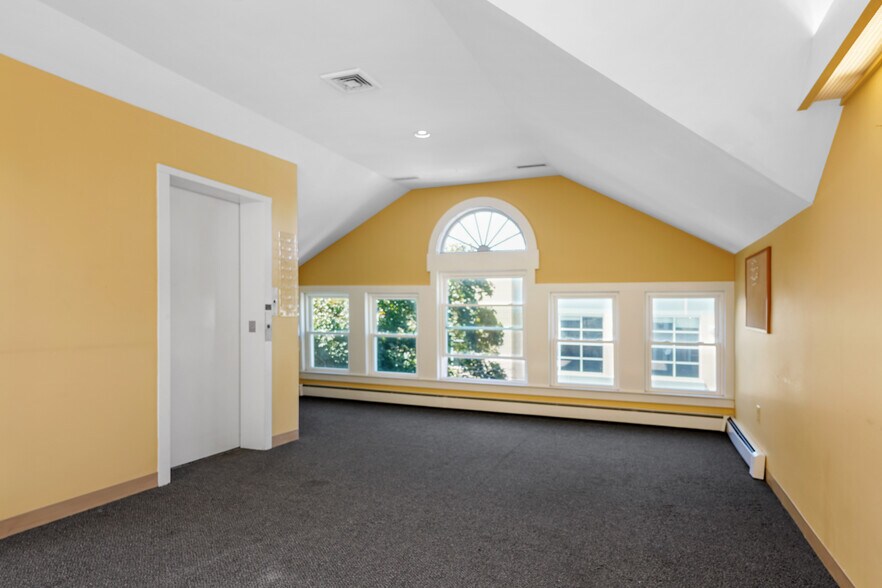 More Photos Of 1269 Beacon St, Brookline Medical For Lease