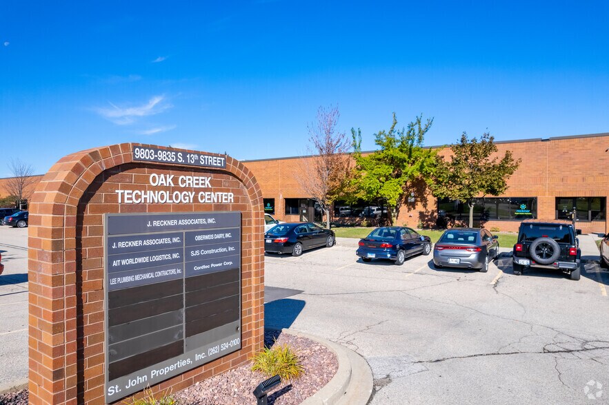 More Photos Of 9803-9835 S 13th St, Oak Creek Light Manufacturing For Lease