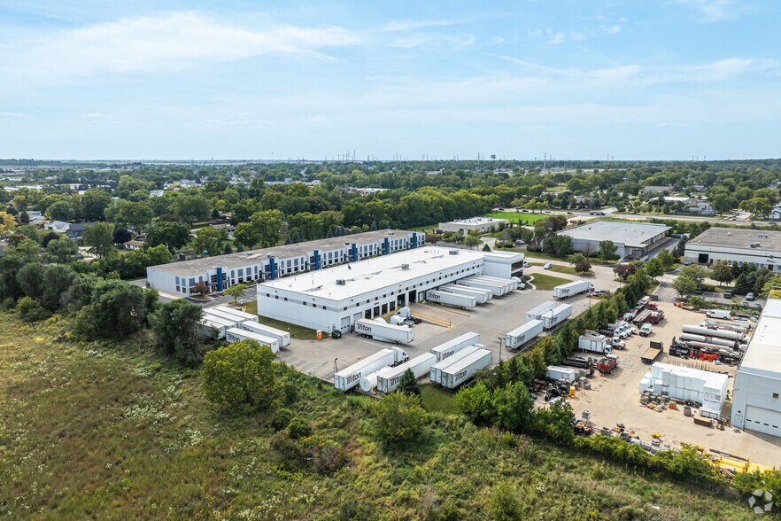 More Photos Of 525 Anderson Dr, Romeoville Warehouse For Sale