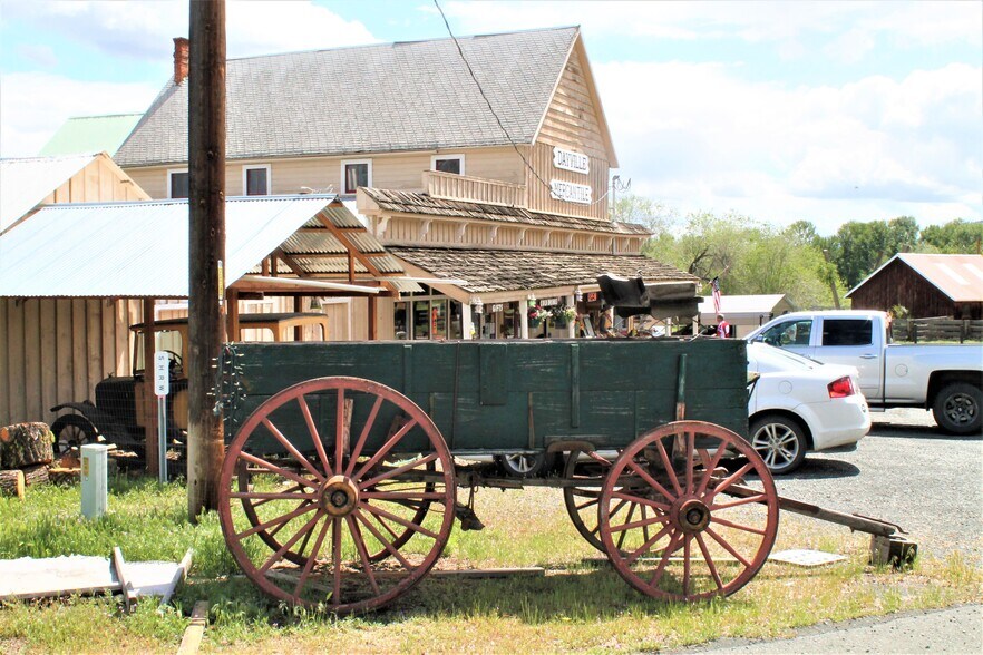 More Photos Of 207 W Franklin, Dayville Storefront Retail Residential For Sale