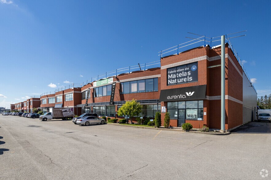 More Photos Of 2700-2760 Boul Daniel-Johnson, Laval Warehouse For Lease