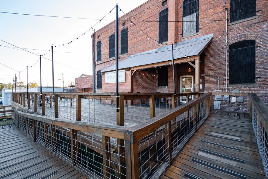 More Photos Of 318 N Washington Ave, Livingston General Retail For Sale