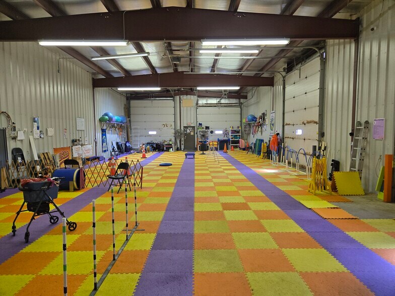 More Photos Of 2109 Madison St, Stevens Point Warehouse For Sale
