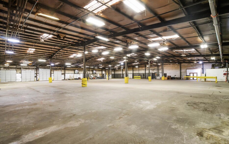 More Photos Of 23 Industrial Park Dr, Lugoff Manufacturing For Lease
