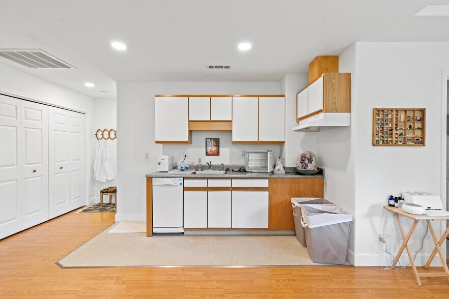 More Photos Of 621-629 A St, Ashland Storefront Retail Residential For Sale