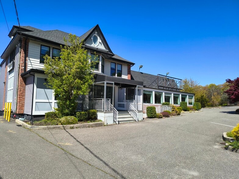 More Photos Of 8289 Jericho Tpke, Woodbury Restaurant For Lease