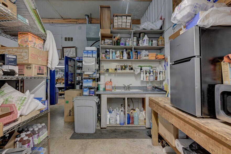 More Photos Of 4961 Highway 43, Seneca Marina For Sale