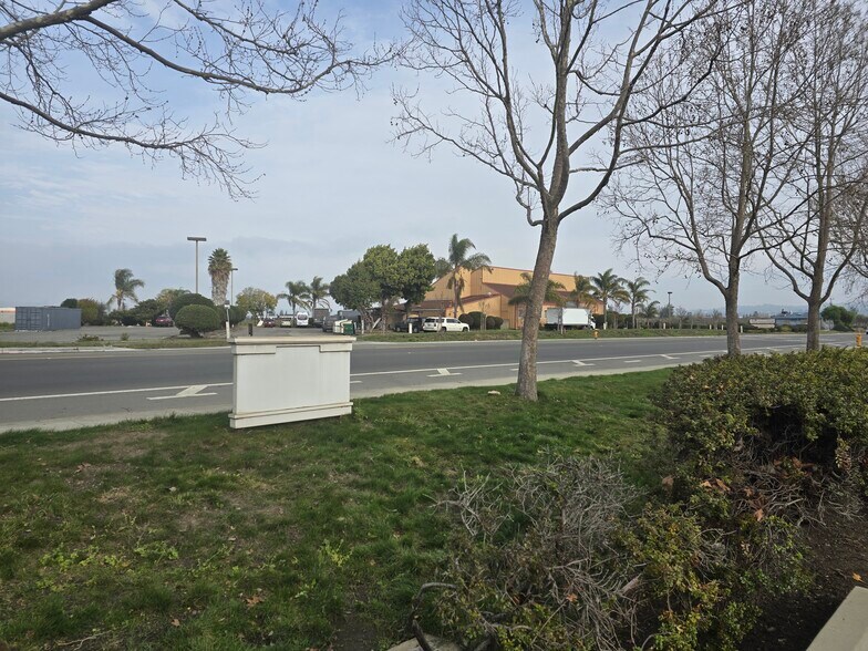 More Photos Of 1234-1294 W Winton Ave, Hayward Warehouse For Sale