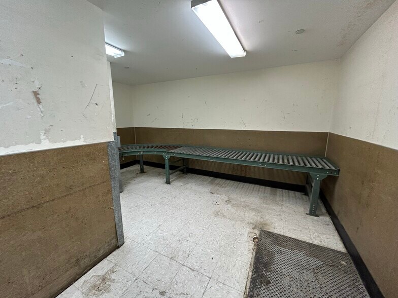 More Photos Of 33-33 Drumm St, San Francisco Office For Sale