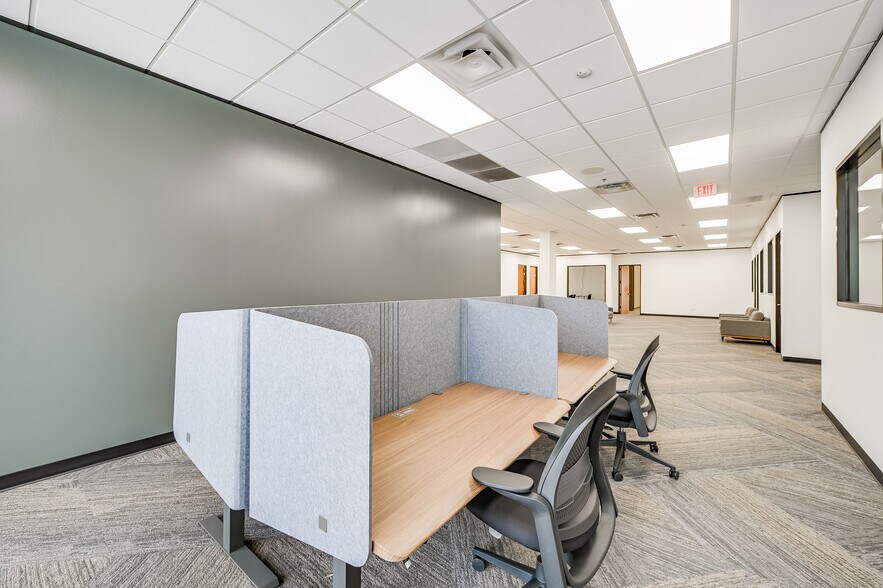 More Photos Of 1340 Airport Commerce Dr, Austin Warehouse For Lease