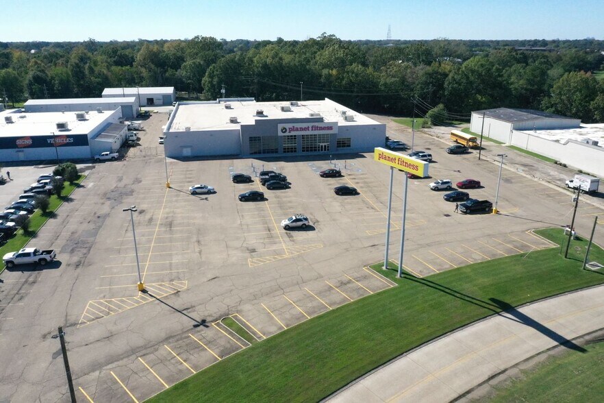 Primary Photo Of 8620 Airline Hwy, Baton Rouge Freestanding For Sale