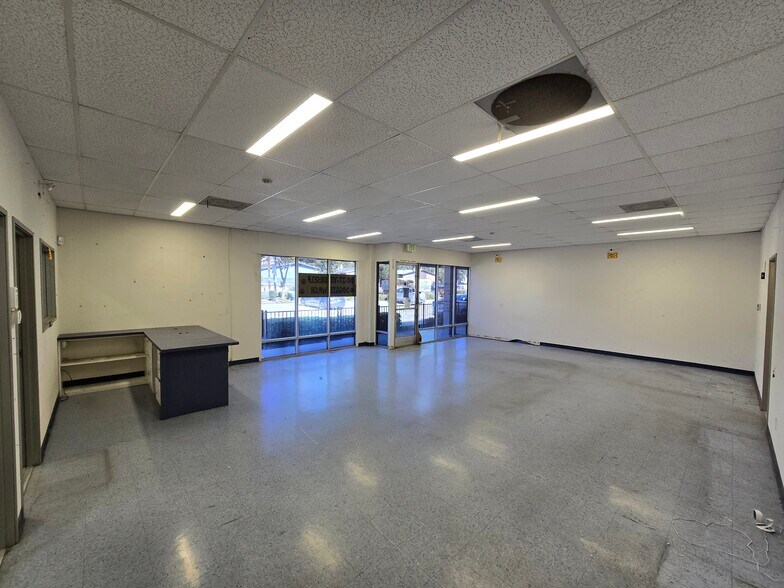 More Photos Of 1331 N Cuyamaca St, El Cajon Service For Lease