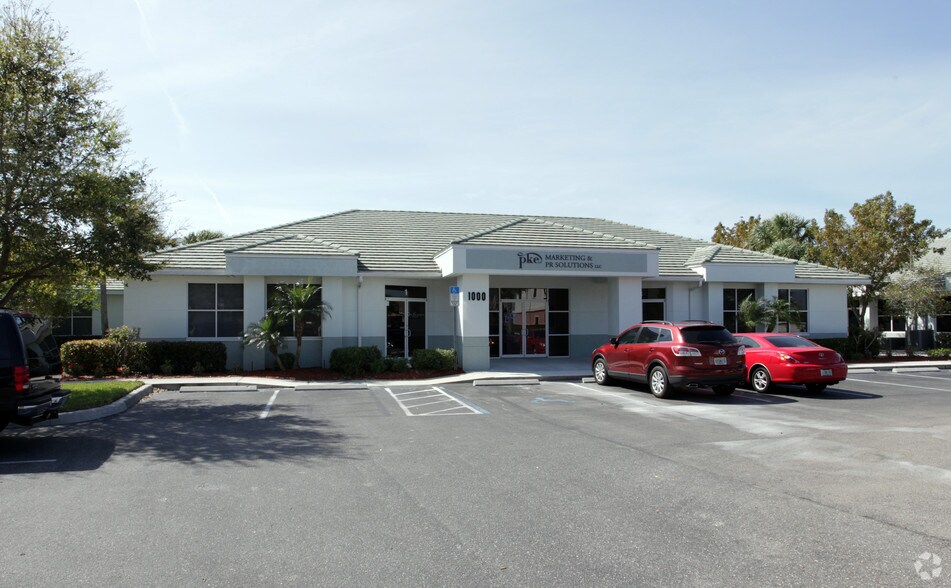 Primary Photo Of 6150 Diamond Centre Ct, Fort Myers Medical For Sale