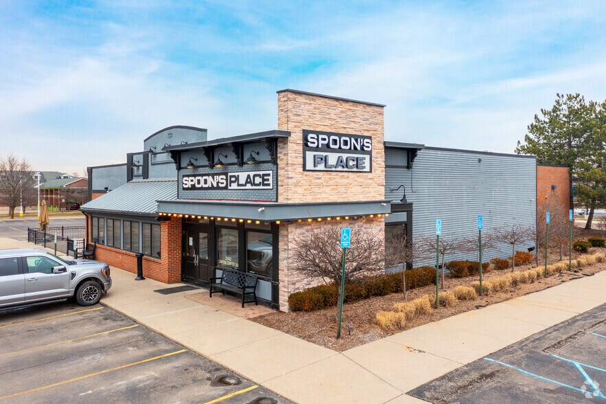 More Photos Of 2240 N Canton Center Rd, Canton Restaurant For Lease