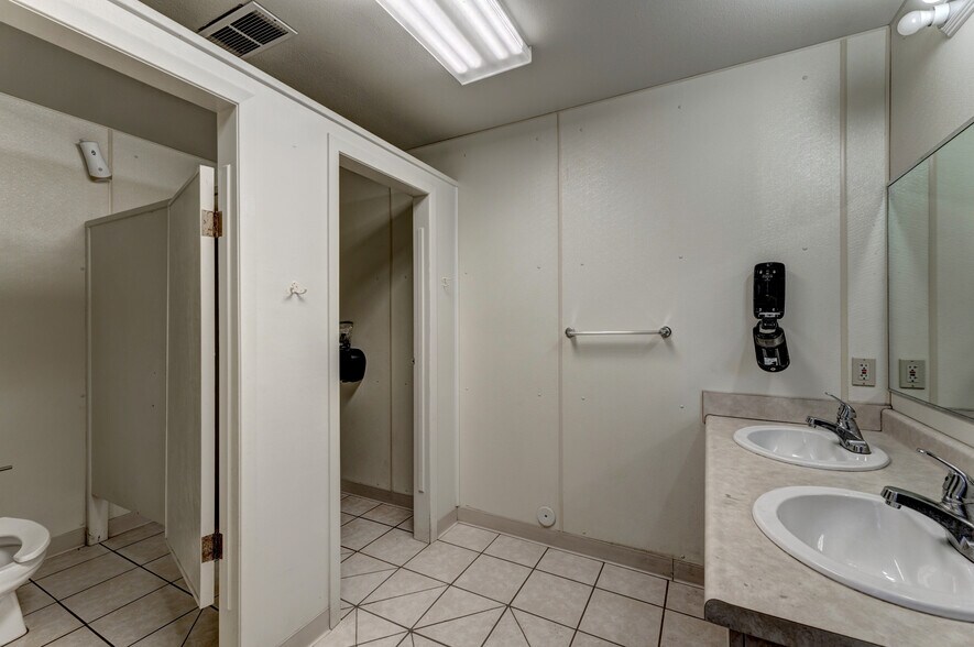 More Photos Of 1116 N 5th St, Custer Trailer Camper Park For Sale