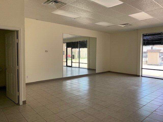 More Photos Of 11502 Cypress North Houston Rd, Cypress Light Distribution For Lease