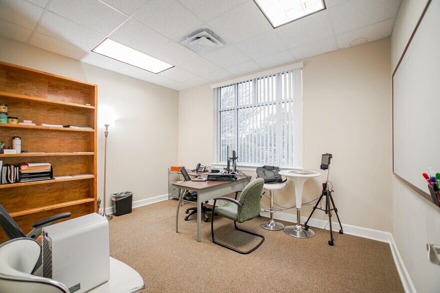 More Photos Of 16000 Park Ten Pl, Houston Office For Lease