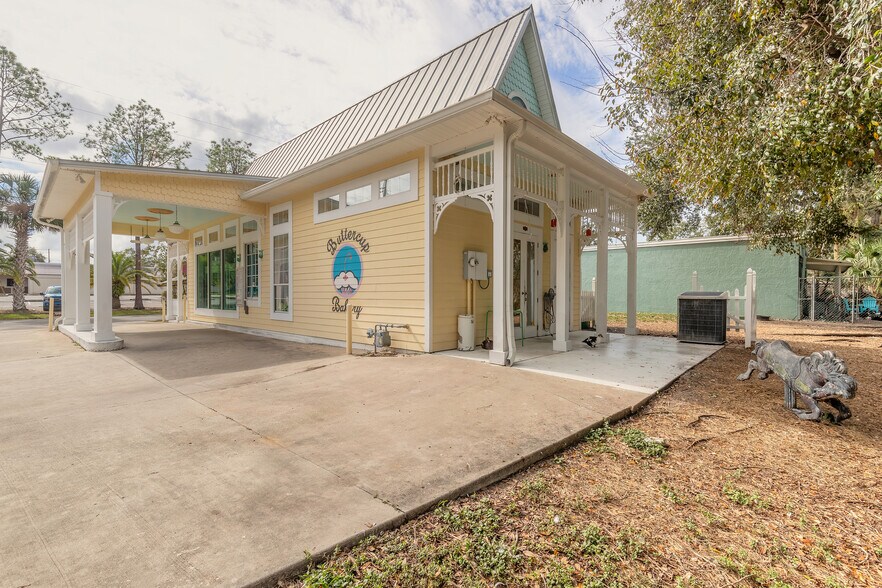 More Photos Of 197 E Church St, Deland General Retail For Sale