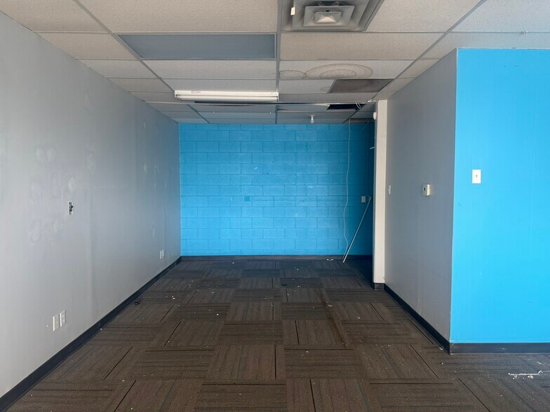 More Photos Of 2715 S Colorado Blvd, Denver Unknown For Lease