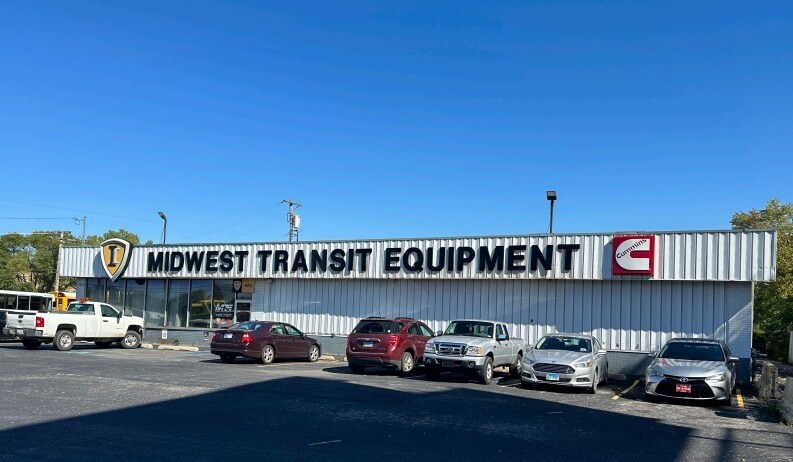 Primary Photo Of 16725 Van Dam Rd, South Holland Auto Repair For Lease