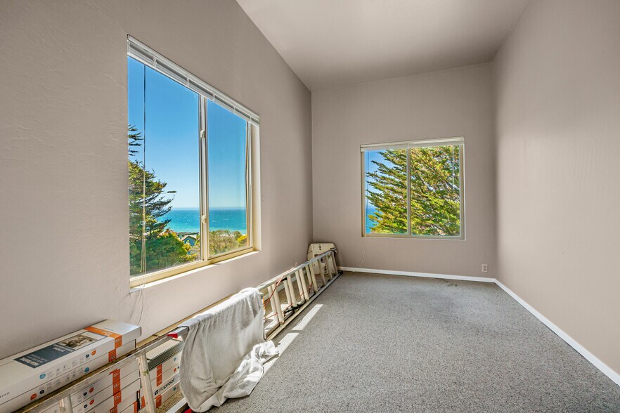 More Photos Of 39000 1 hwy, Gualala Flex For Sale
