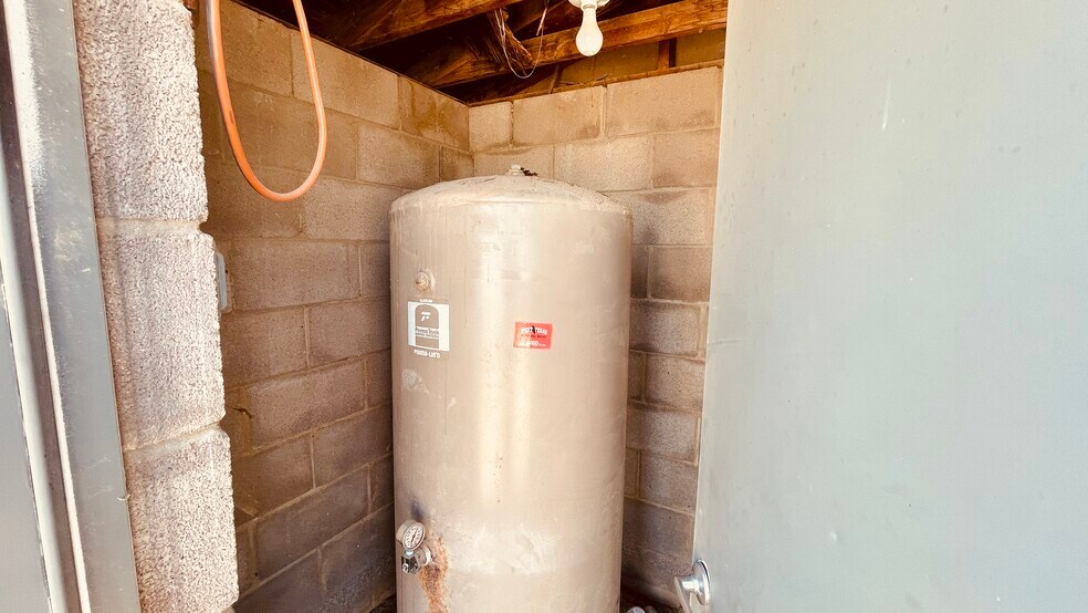 More Photos Of 5550, Odessa Warehouse For Sale