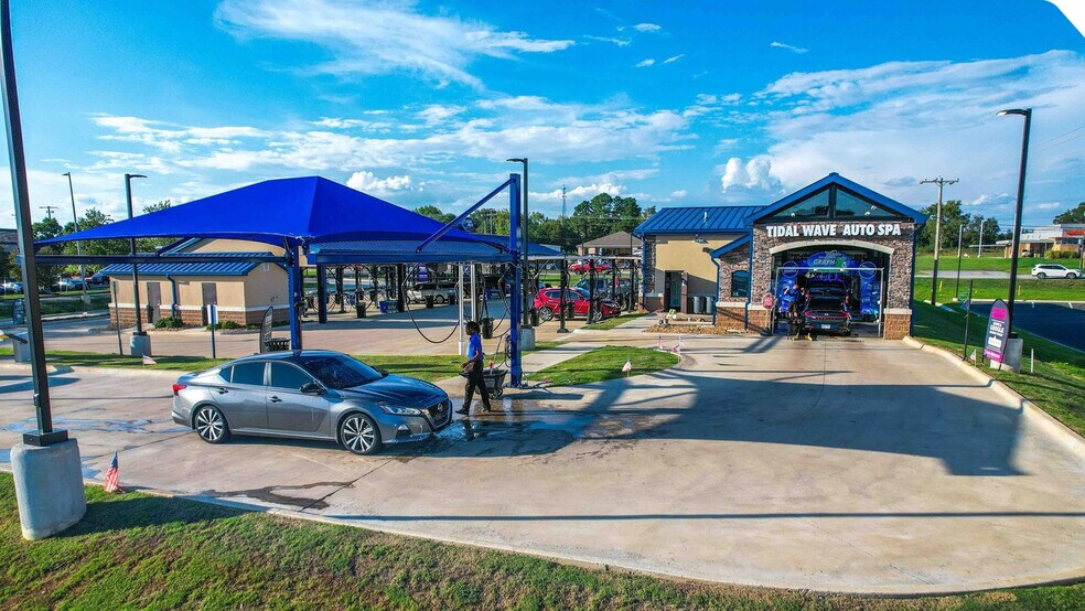 Primary Photo Of 3707 E Race Ave, Searcy Carwash For Sale