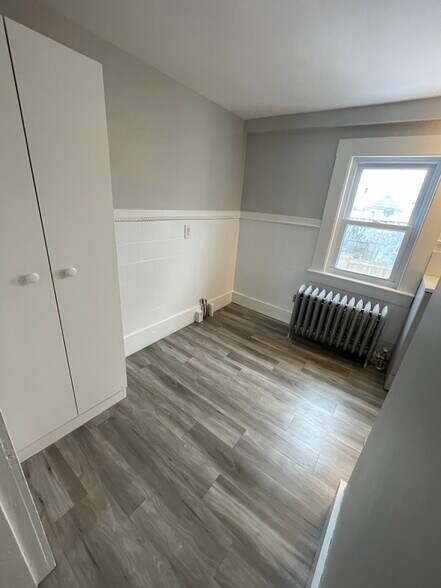 More Photos Of 3 Portsmouth Ave, Exeter General Retail For Lease