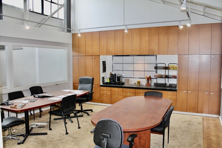 More Photos Of 1545-1555 Pacific Ave, San Francisco Storefront For Sale