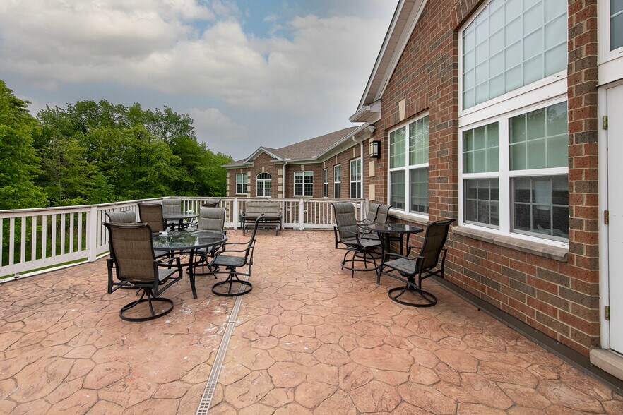 More Photos Of 387 Golfview Ln, Highland Heights Office For Lease