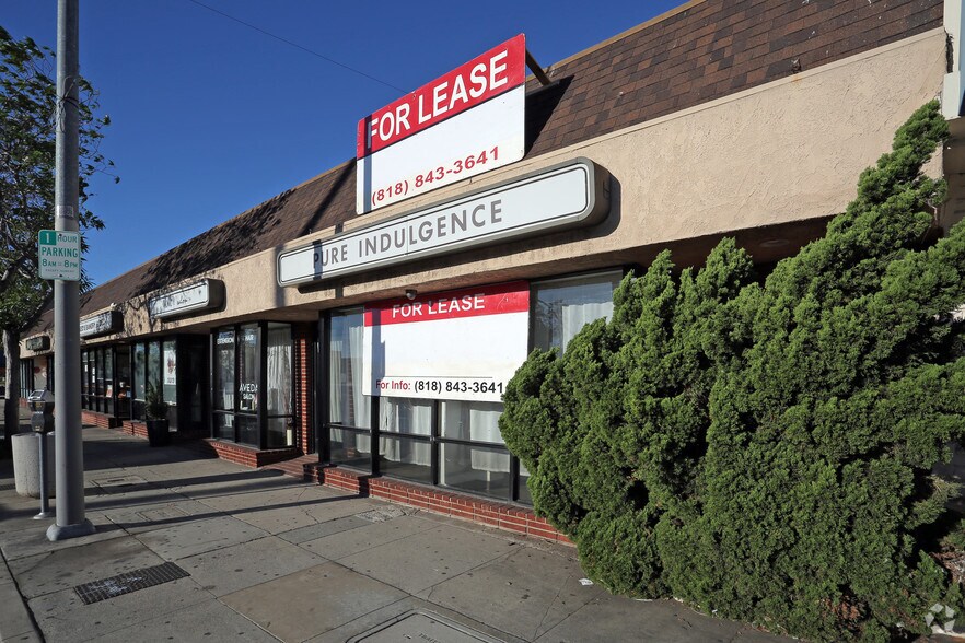More Photos Of 2821-2835 S Robertson Blvd, Los Angeles Freestanding For Lease