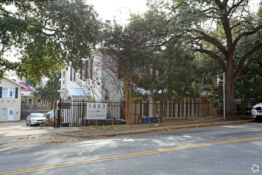 More Photos Of 1803 West Ave, Austin Office For Lease