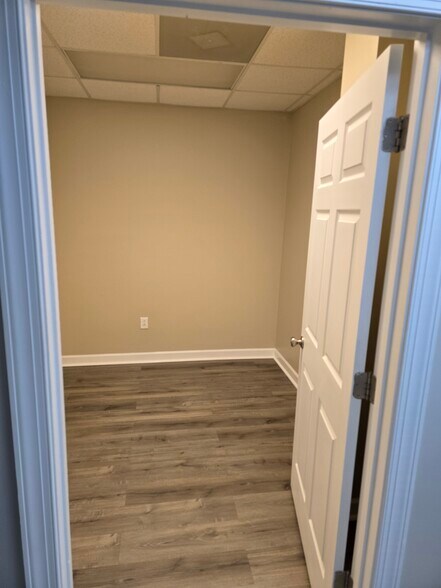 More Photos Of 18809 W Catawba Ave, Cornelius Medical For Lease