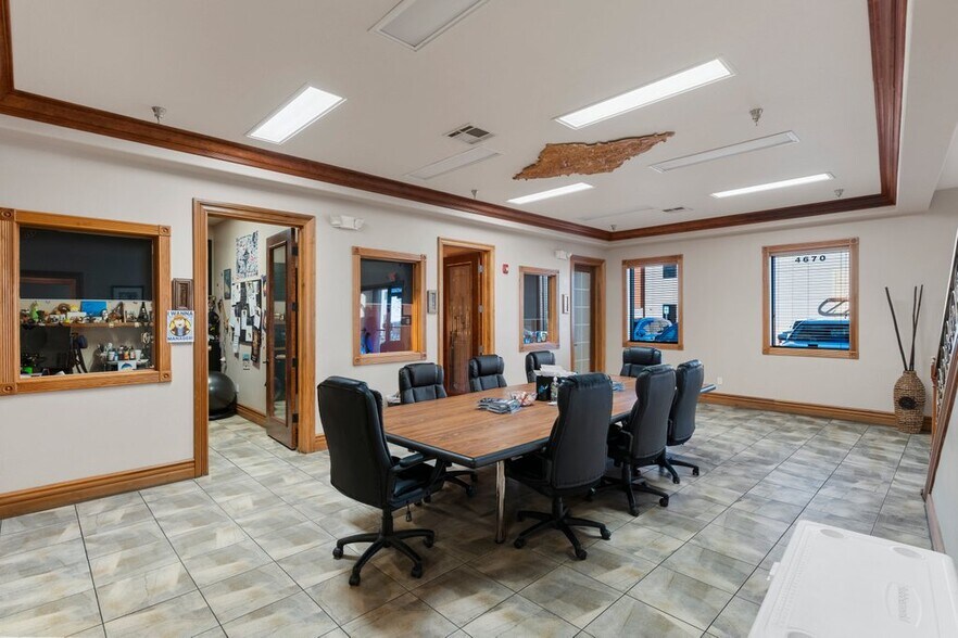 More Photos Of 4690 W Post Rd, Las Vegas Warehouse For Sale