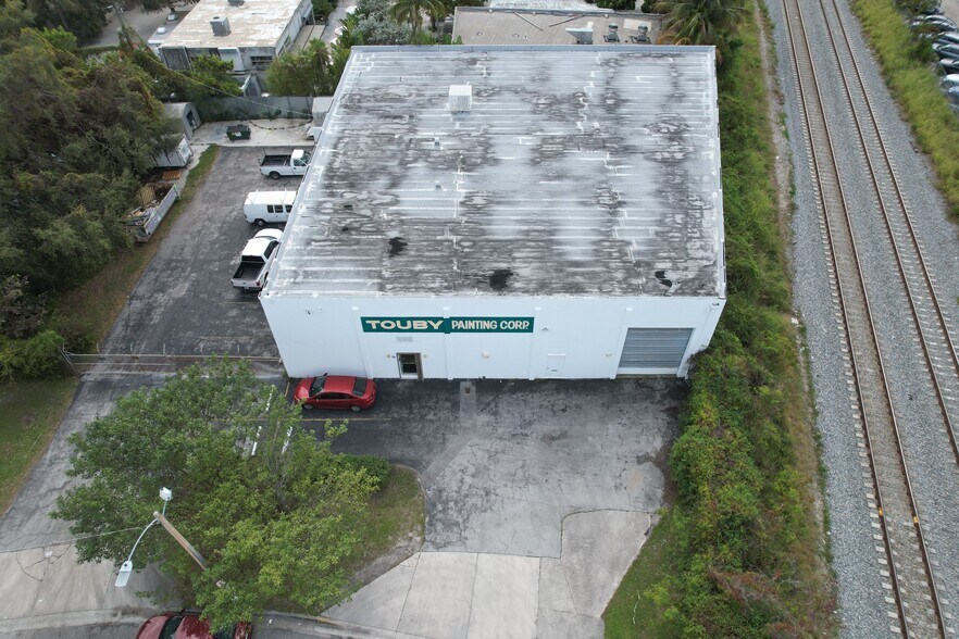 More Photos Of 100 NE 26th St, Miami Warehouse For Sale