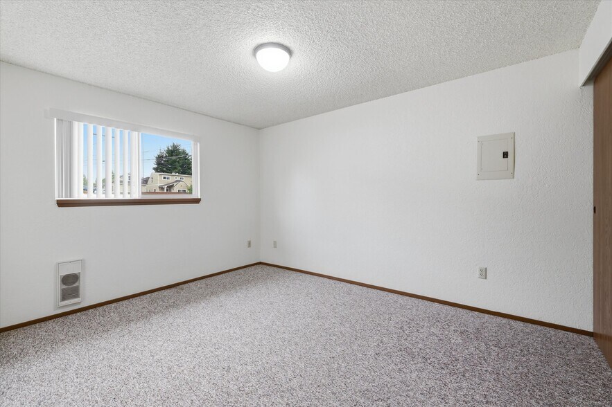 More Photos Of 3116 18th St, Everett Apartments For Sale