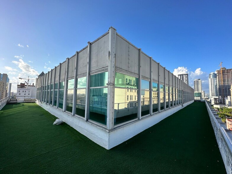 More Photos Of 14 NE 1st Ave, Miami Office For Sale