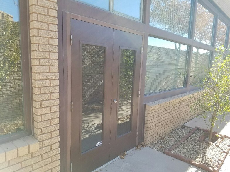 More Photos Of 5040 Edna Ave, Las Vegas Office For Lease