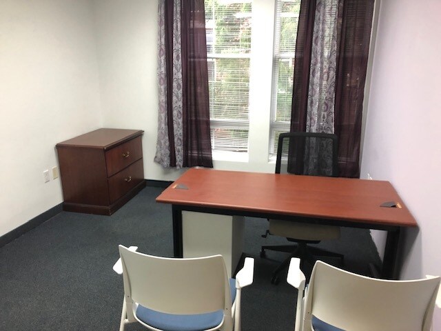 More Photos Of 21155 Whitfield Pl, Sterling Office For Sale