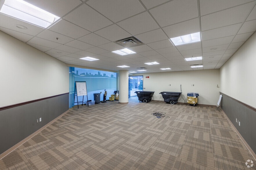 More Photos Of 441 S Salina St, Syracuse Office For Lease