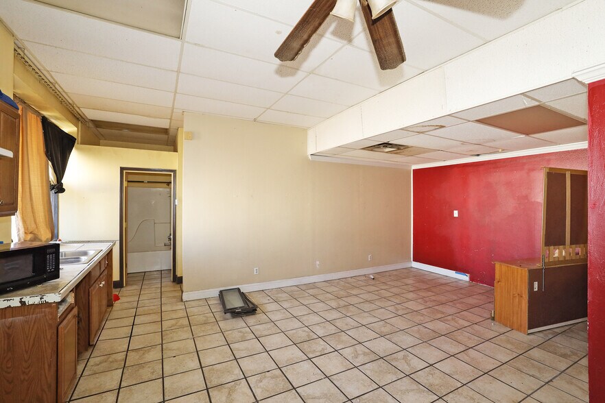 More Photos Of 4001 River Rd, Amarillo Convenience Store For Lease