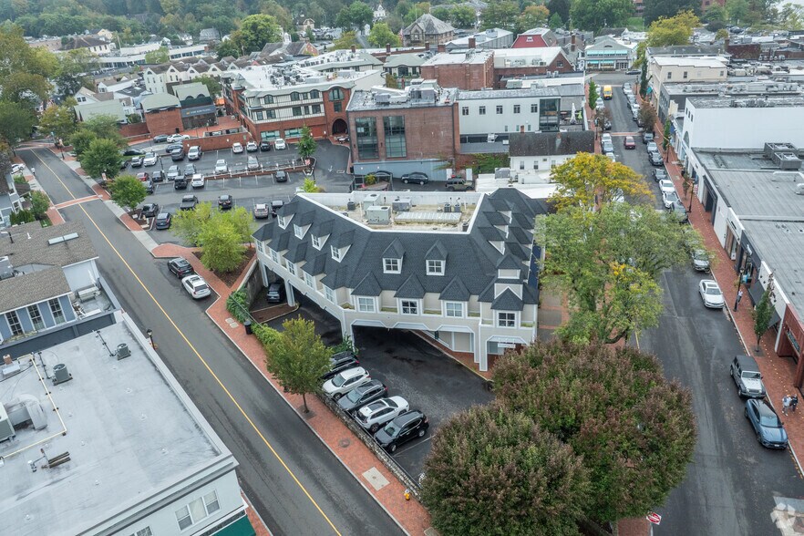 More Photos Of 44 Main St, Westport Freestanding For Lease