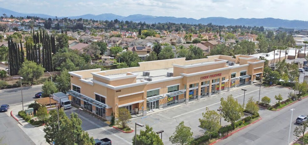 Primary Photo Of 39565 Avenida Acacias, Murrieta Storefront For Lease