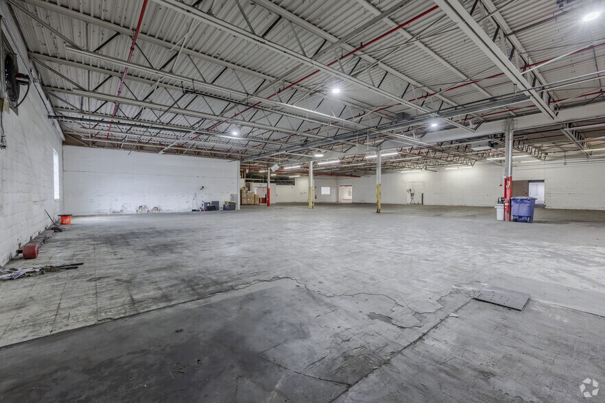 More Photos Of 755 New Ludlow Rd, South Hadley Warehouse For Lease