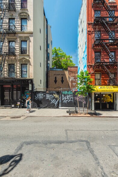 More Photos Of 159 Ludlow St, New York Land For Sale