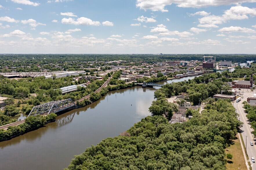 More Photos Of 109 E Ohio St, Joliet Land For Sale
