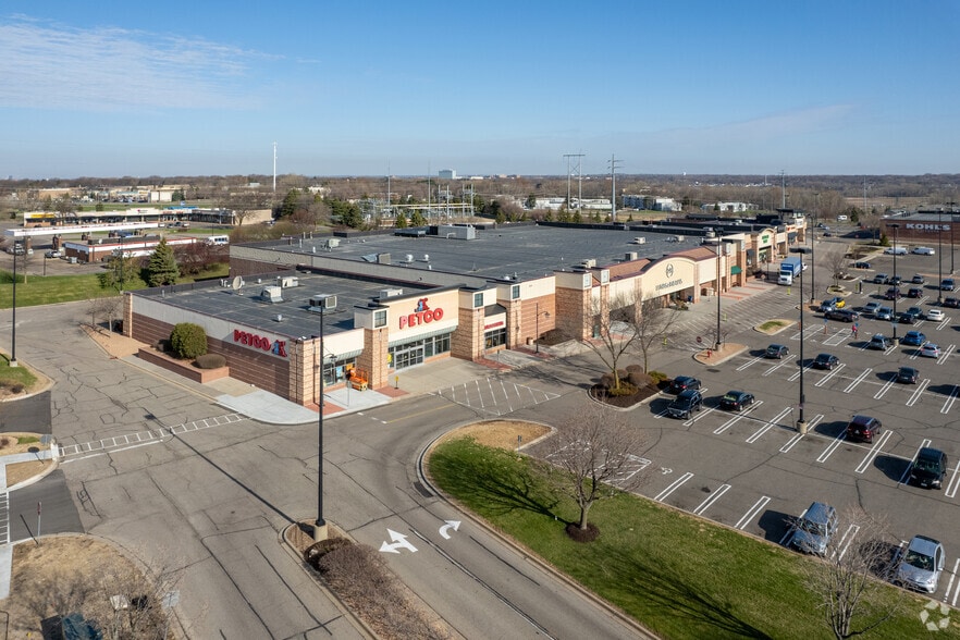 More Photos Of 7100-7200 Valley Creek Plz, Woodbury Unknown For Lease